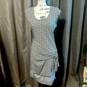 Medium Max Studio blue and white chain Link Side. Very nice!